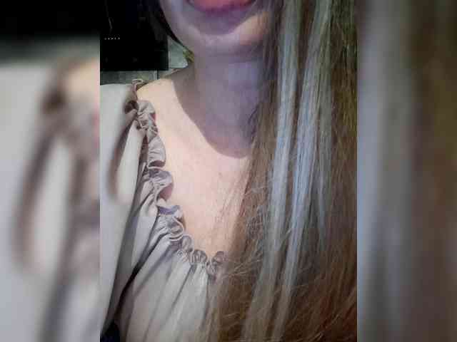 Kimylika Live Webcam on BongaCams