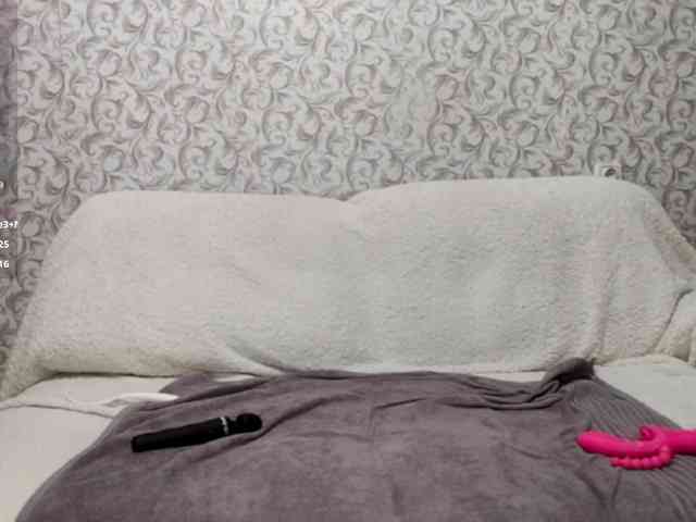 CreolaLaughman webcam