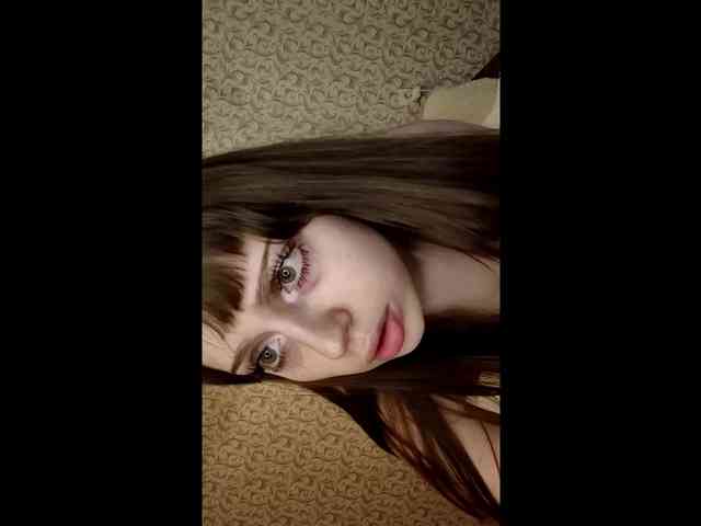 CreolaLaughman webcam