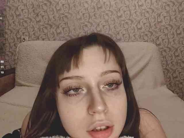 CreolaLaughman webcam