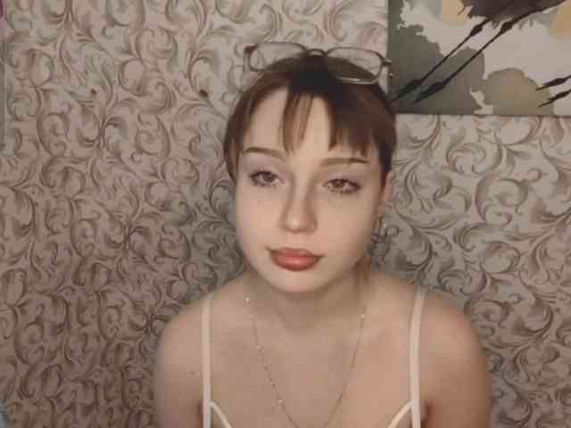 CreolaLaughman webcam