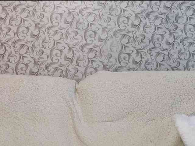 CreolaLaughman webcam