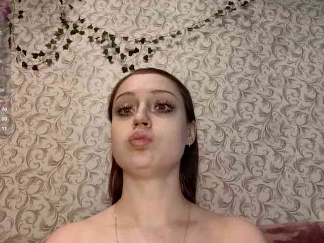 CreolaLaughman webcam