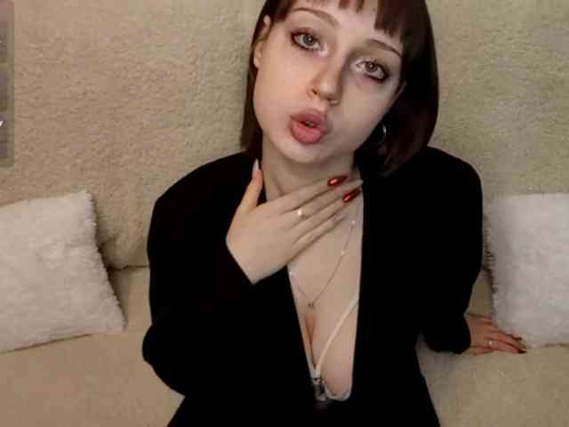 CreolaLaughman webcam