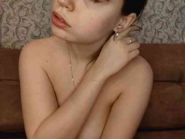 CreolaLaughman webcam