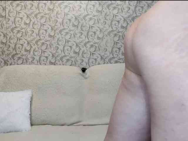 CreolaLaughman webcam