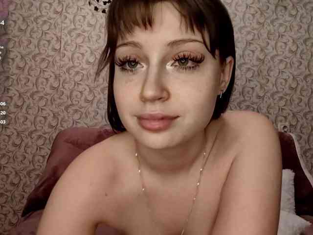 CreolaLaughman webcam