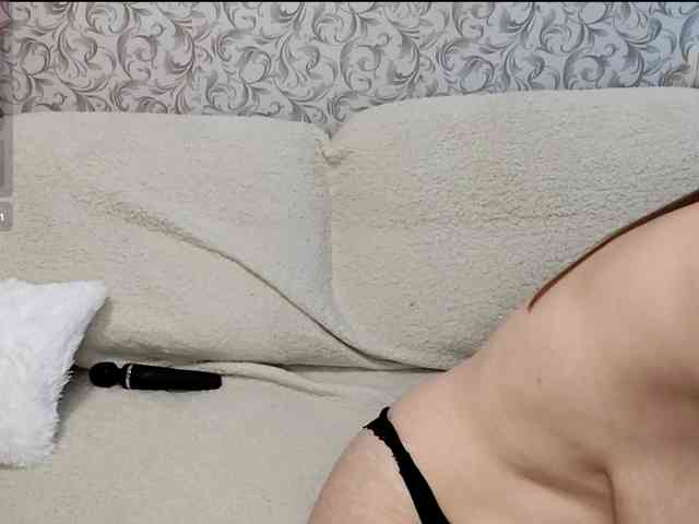 CreolaLaughman webcam