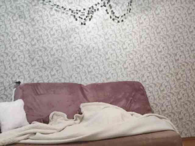 CreolaLaughman webcam