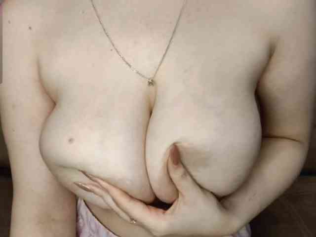 CreolaLaughman webcam