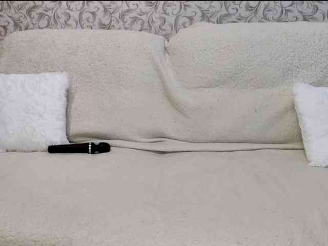 CreolaLaughman webcam