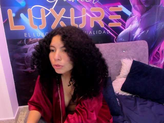 ZoeeMartins's BongaCams show and profile