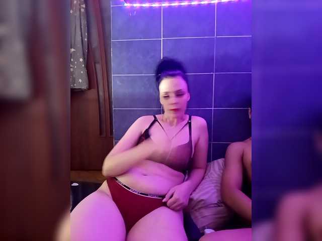 SW718 – webcam model profile photo