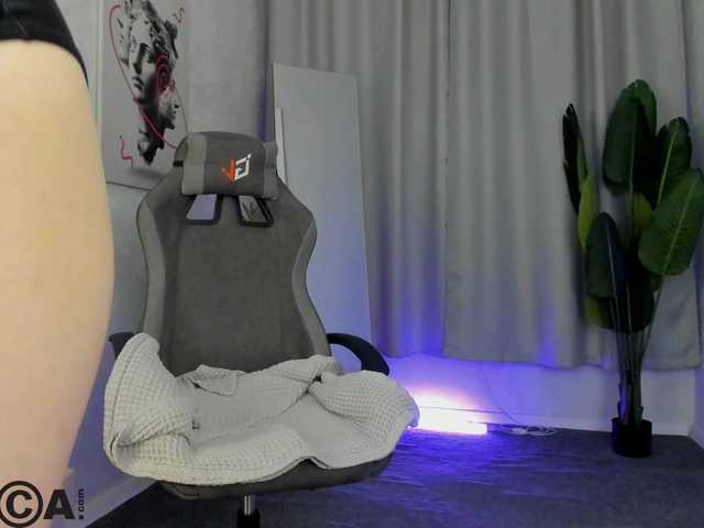 Vanessa-Vibe's BongaCams show and profile