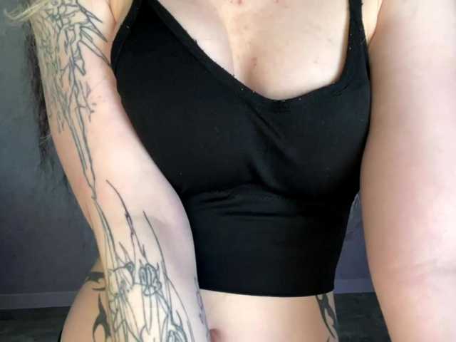 meowluly's BongaCams show and profile