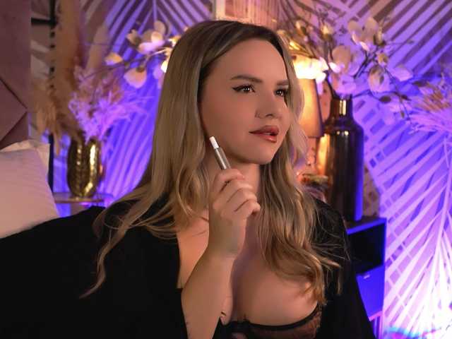 KatJoliee's BongaCams show and profile