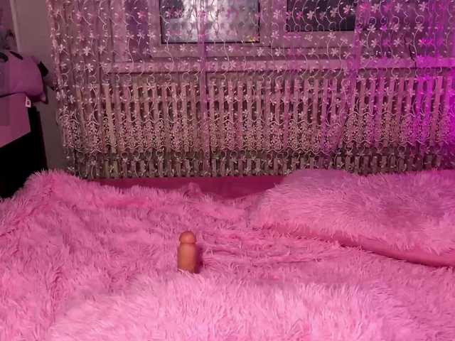 AleidaTeman's BongaCams show and profile