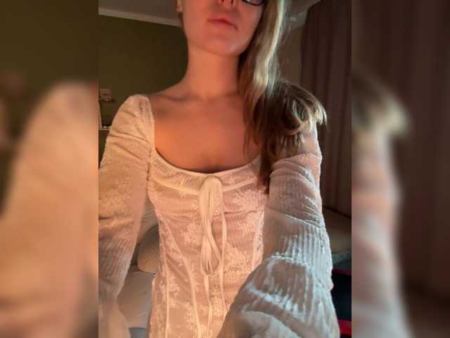 -DarinaXXX-'s BongaCams show and profile