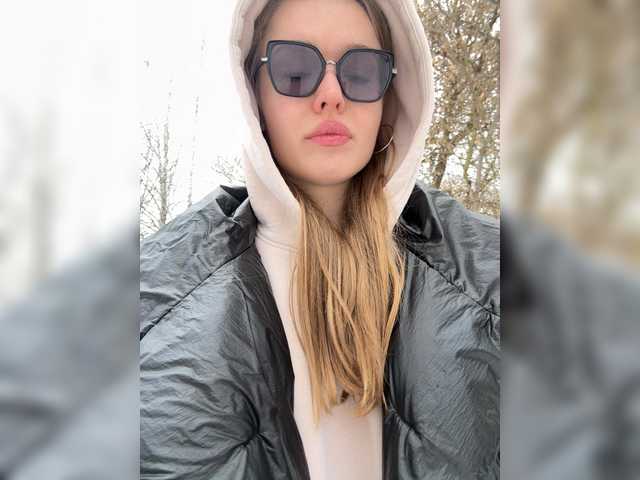 -DarinaXXX-'s BongaCams show and profile