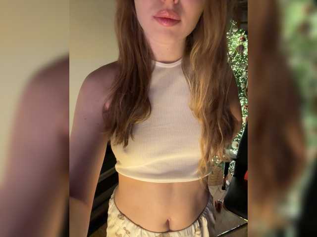 -DarinaXXX-'s BongaCams show and profile