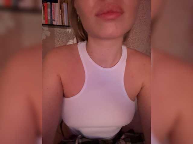 -DarinaXXX-'s BongaCams show and profile