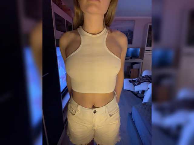 -DarinaXXX-'s BongaCams show and profile