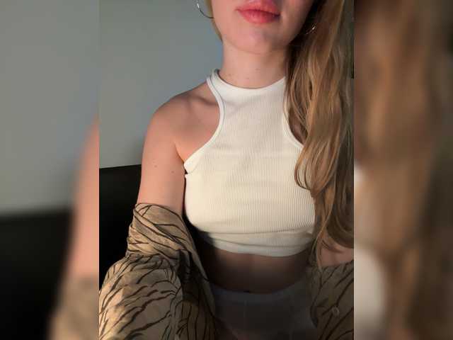 -DarinaXXX-'s BongaCams show and profile