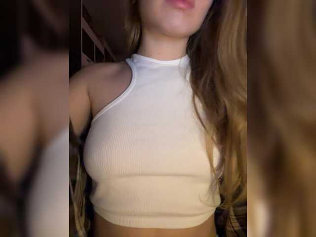 -DarinaXXX-'s BongaCams show and profile