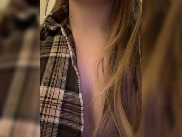 -DarinaXXX-'s BongaCams show and profile