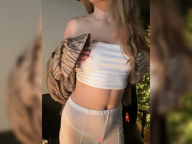 -DarinaXXX-'s BongaCams show and profile