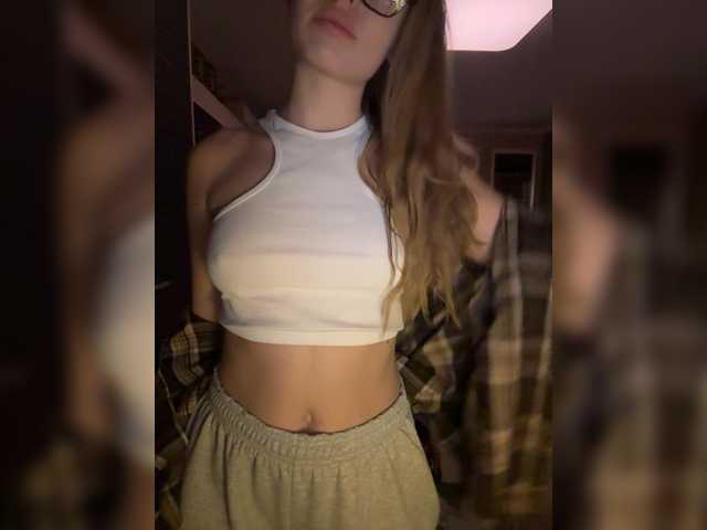 -DarinaXXX-'s BongaCams show and profile