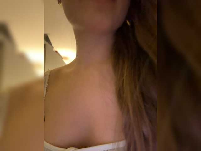 -DarinaXXX-'s BongaCams show and profile