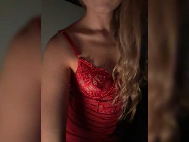 -DarinaXXX-'s BongaCams show and profile