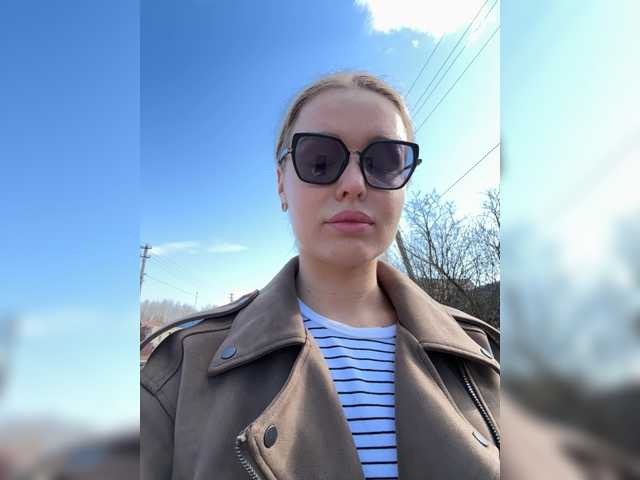 -DarinaXXX-'s BongaCams show and profile