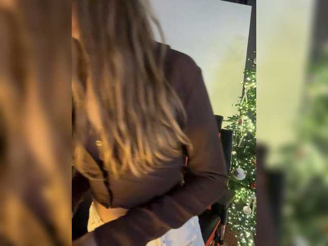 -DarinaXXX-'s BongaCams show and profile