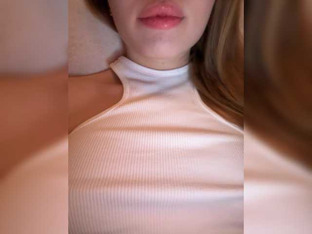 -DarinaXXX-'s BongaCams show and profile