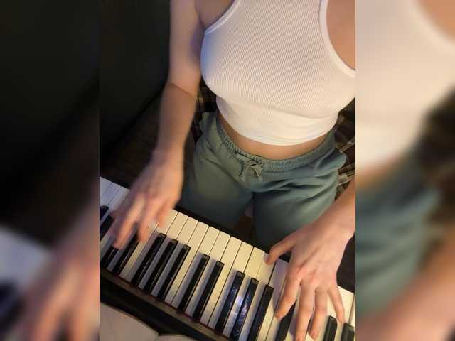 -DarinaXXX- — I ONLY undress IN FULL PRIVATE! In a public chat: Light eroticism, positive communication, art, music and humor! Lovense works from 2tk. Favorite Vibro: 51,101,233 tk. The strongest vibration is 201 tk. Random 43 tk. Wave 133tk. Pulse 233tk.