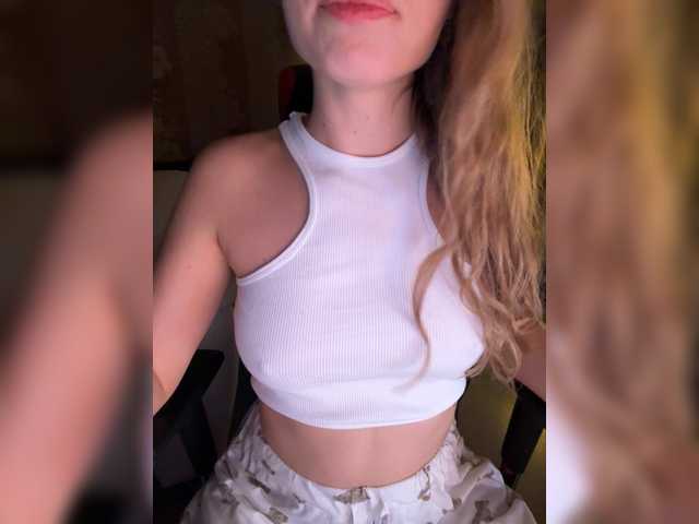 -DarinaXXX-'s BongaCams show and profile