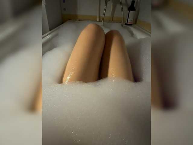 -DarinaXXX-'s BongaCams show and profile