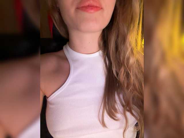 -DarinaXXX-'s BongaCams show and profile