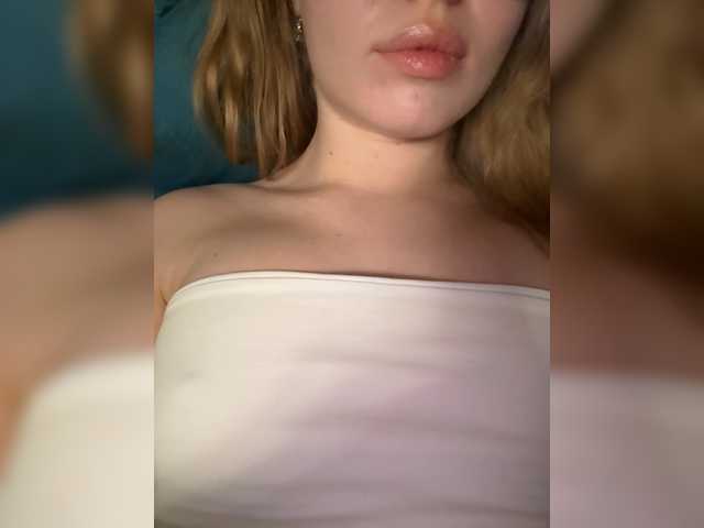 -DarinaXXX-'s BongaCams show and profile