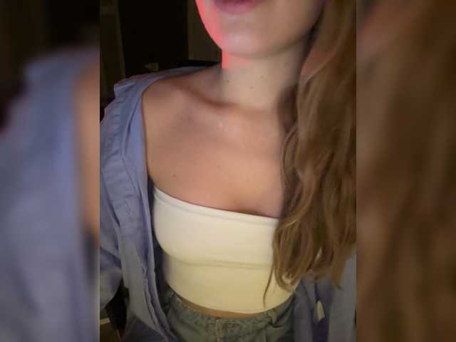 -DarinaXXX-'s BongaCams show and profile