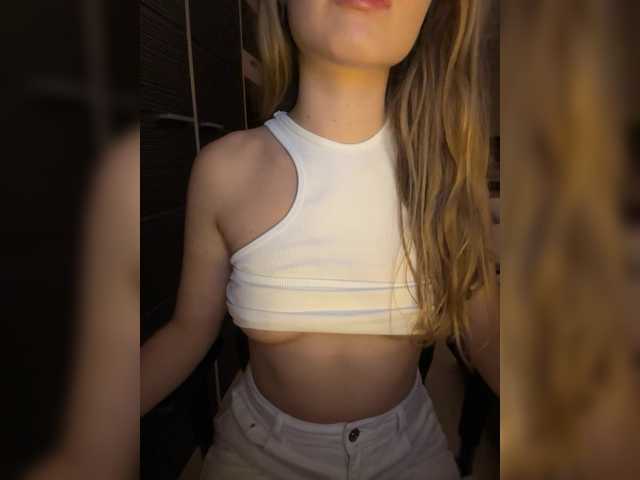 -DarinaXXX-'s BongaCams show and profile