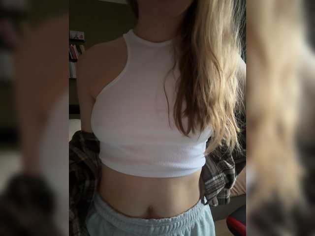 -DarinaXXX-'s BongaCams show and profile