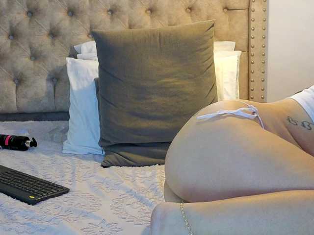 AmbarLorem's BongaCams show and profile