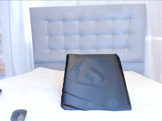 VeronicaSquirt's BongaCams show and profile