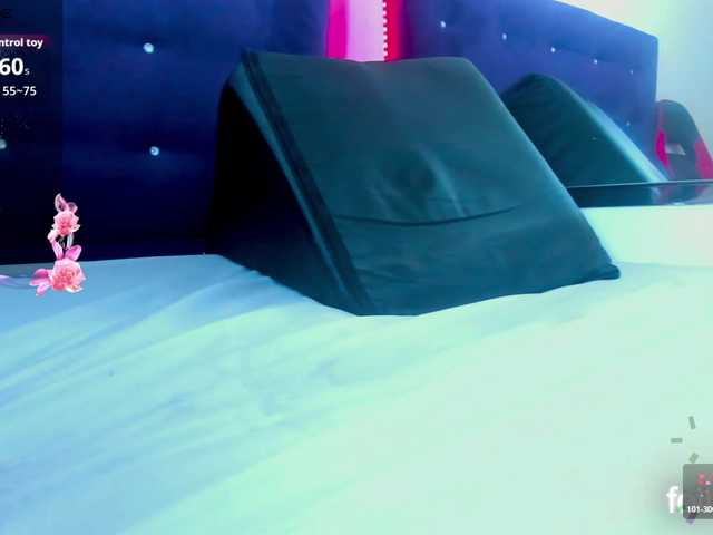 VeronicaSquirt's BongaCams show and profile