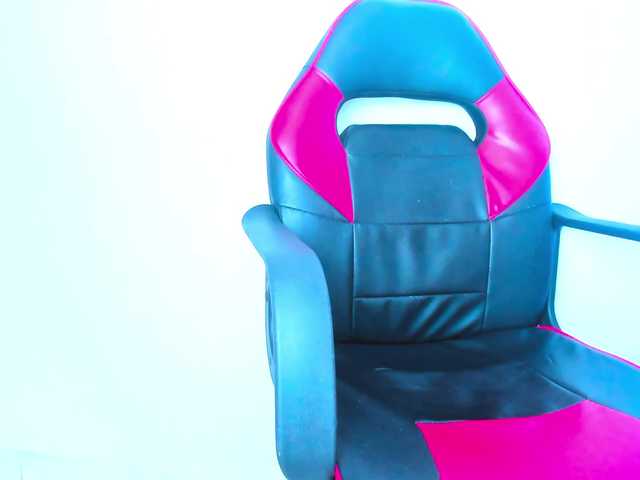 VeronicaSquirt's BongaCams show and profile