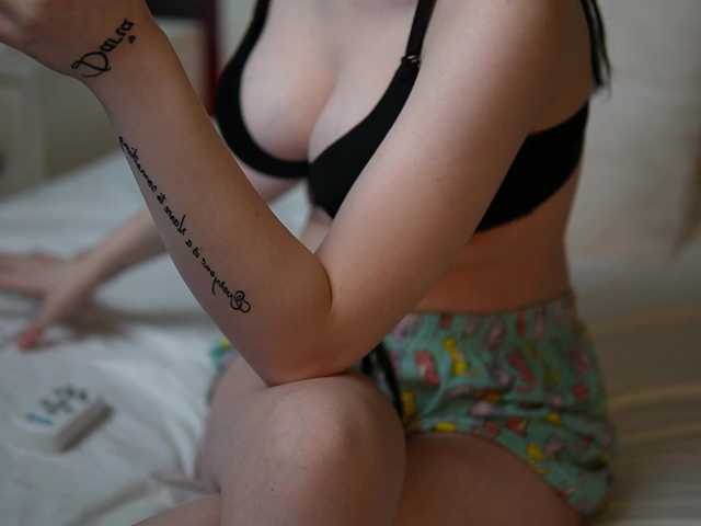 JosieLili's BongaCams show and profile