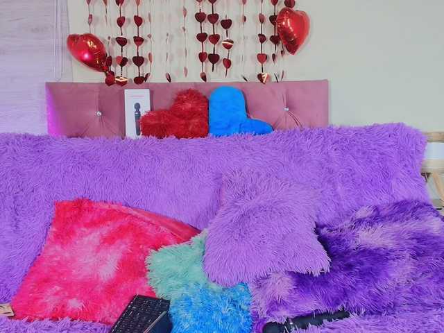 pamela-boobs's BongaCams show and profile